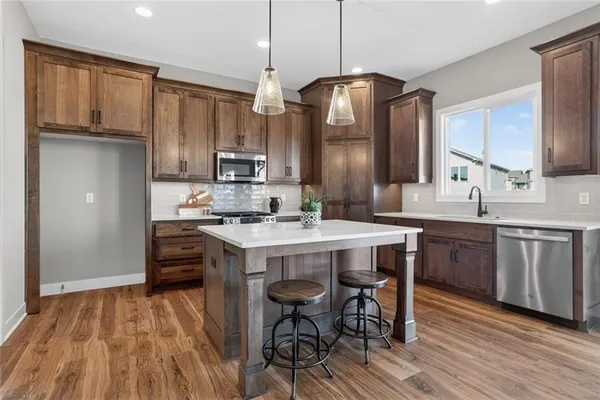 $492,950 | 1508 Southwest Arborpark Terrace, Lee's Summit, MO 64082