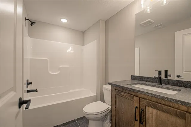 $492,950 | 1508 Southwest Arborpark Terrace, Lee's Summit, MO 64082