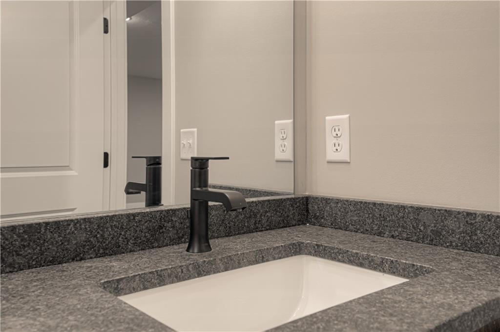 1508 Southwest Arborpark Terrace Lee's Summit, MO 64082 - Photo 36 of 44