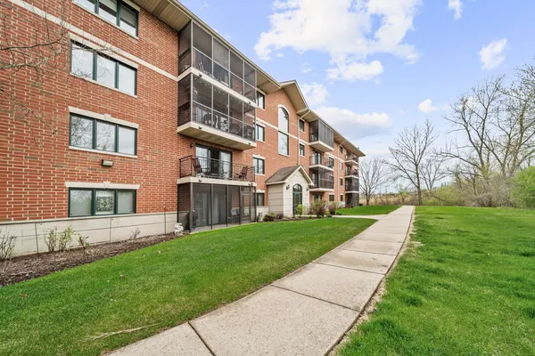 $259,900 | 6870 Winding Trail, Unit 302, Oak Forest, IL 60452