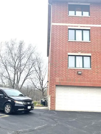 $259,900 | 6870 Winding Trail, Unit 302, Oak Forest, IL 60452