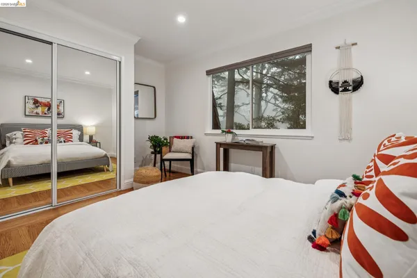 $949,000 | 18 North Circle, Oakland, CA 94611