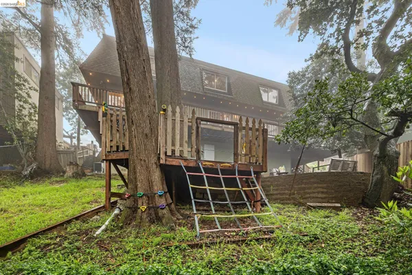 $949,000 | 18 North Circle, Oakland, CA 94611