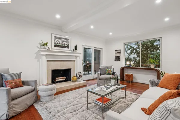 $949,000 | 18 North Circle, Oakland, CA 94611