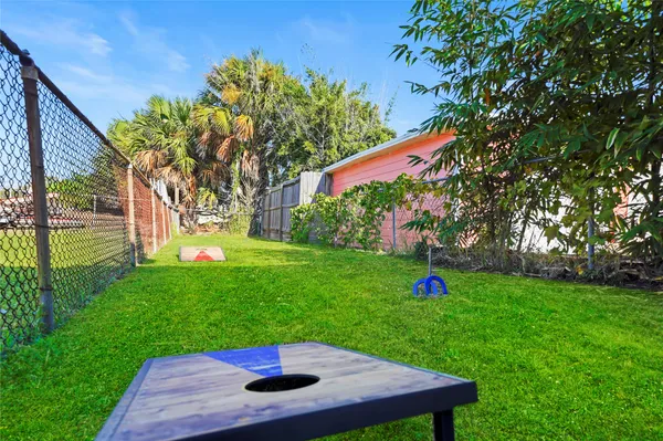 $2,050 | 6120 Avenue Q 1/2, Galveston, TX 77551