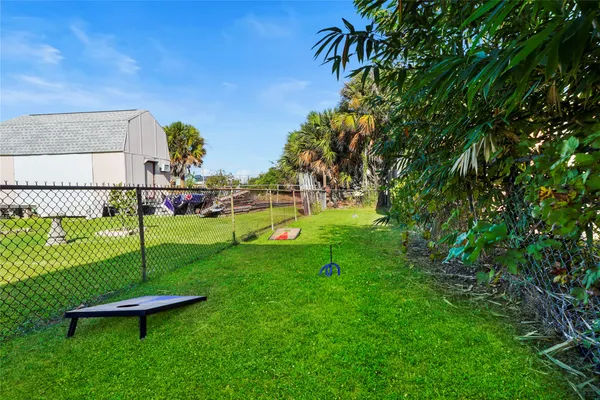 $2,050 | 6120 Avenue Q 1/2, Galveston, TX 77551