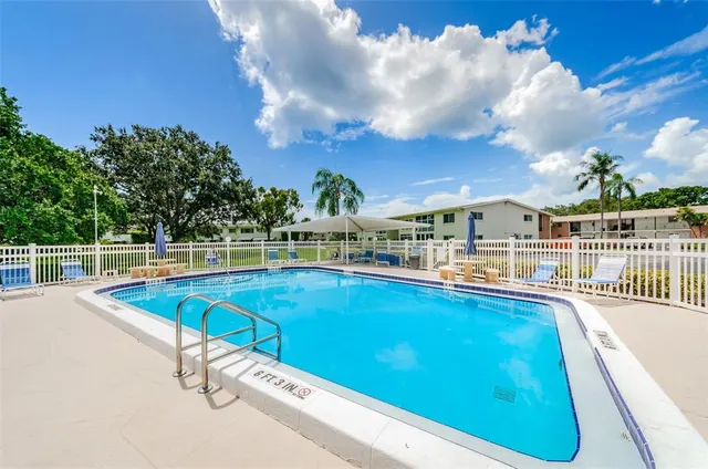 $89,900 | 4580 Overlook Drive Northeast, Unit 191, St. Petersburg, FL 33703