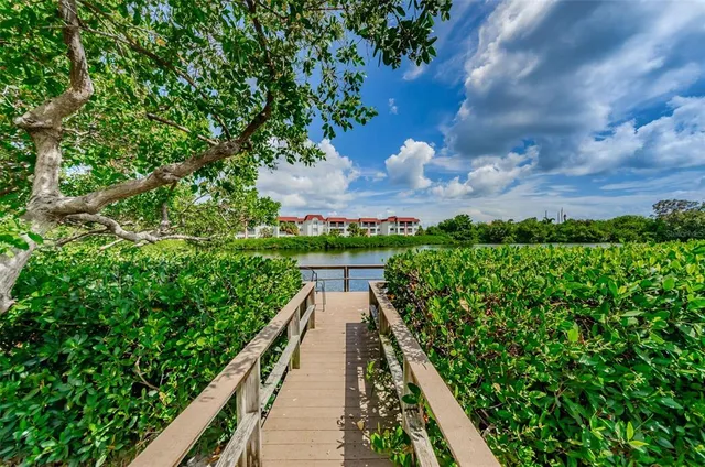 $89,900 | 4580 Overlook Drive Northeast, Unit 191, St. Petersburg, FL 33703