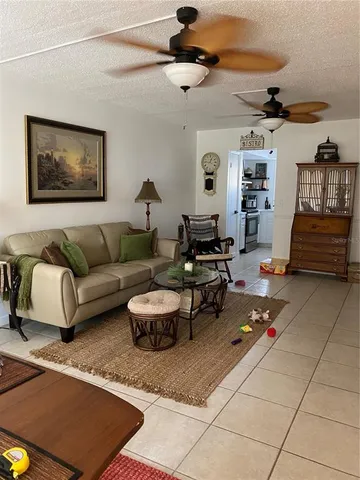 $89,900 | 4580 Overlook Drive Northeast, Unit 191, St. Petersburg, FL 33703