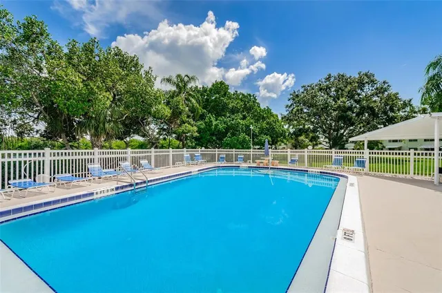 $89,900 | 4580 Overlook Drive Northeast, Unit 191, St. Petersburg, FL 33703