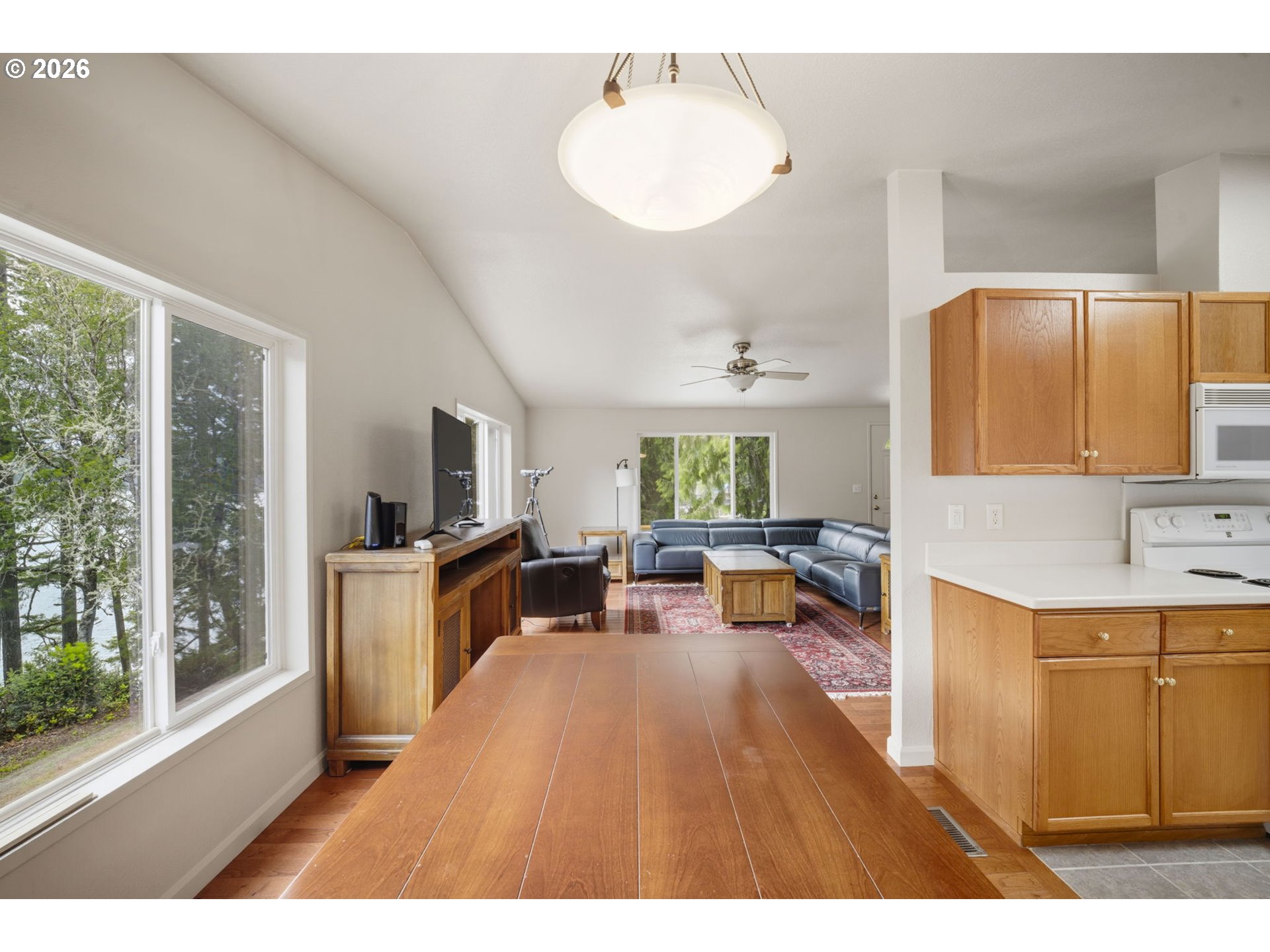 88686 Chapman Road Florence, OR 97439 - Photo 10 of 44 Dining Area