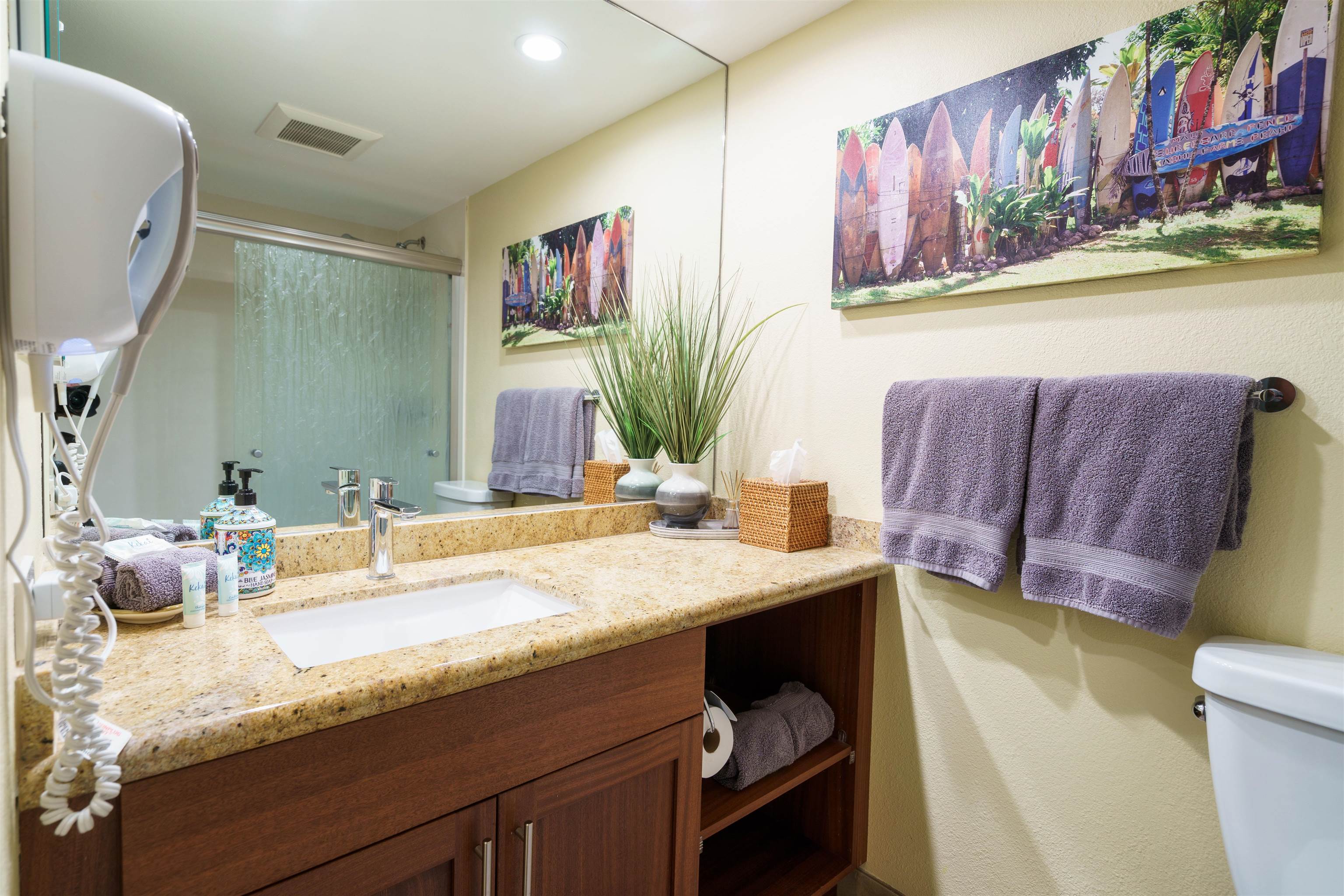 2695 South Kihei Road, Unit 2102 Kihei, HI 96753 - Photo 23 of 35 a living room with granite countertop furniture and fireplace