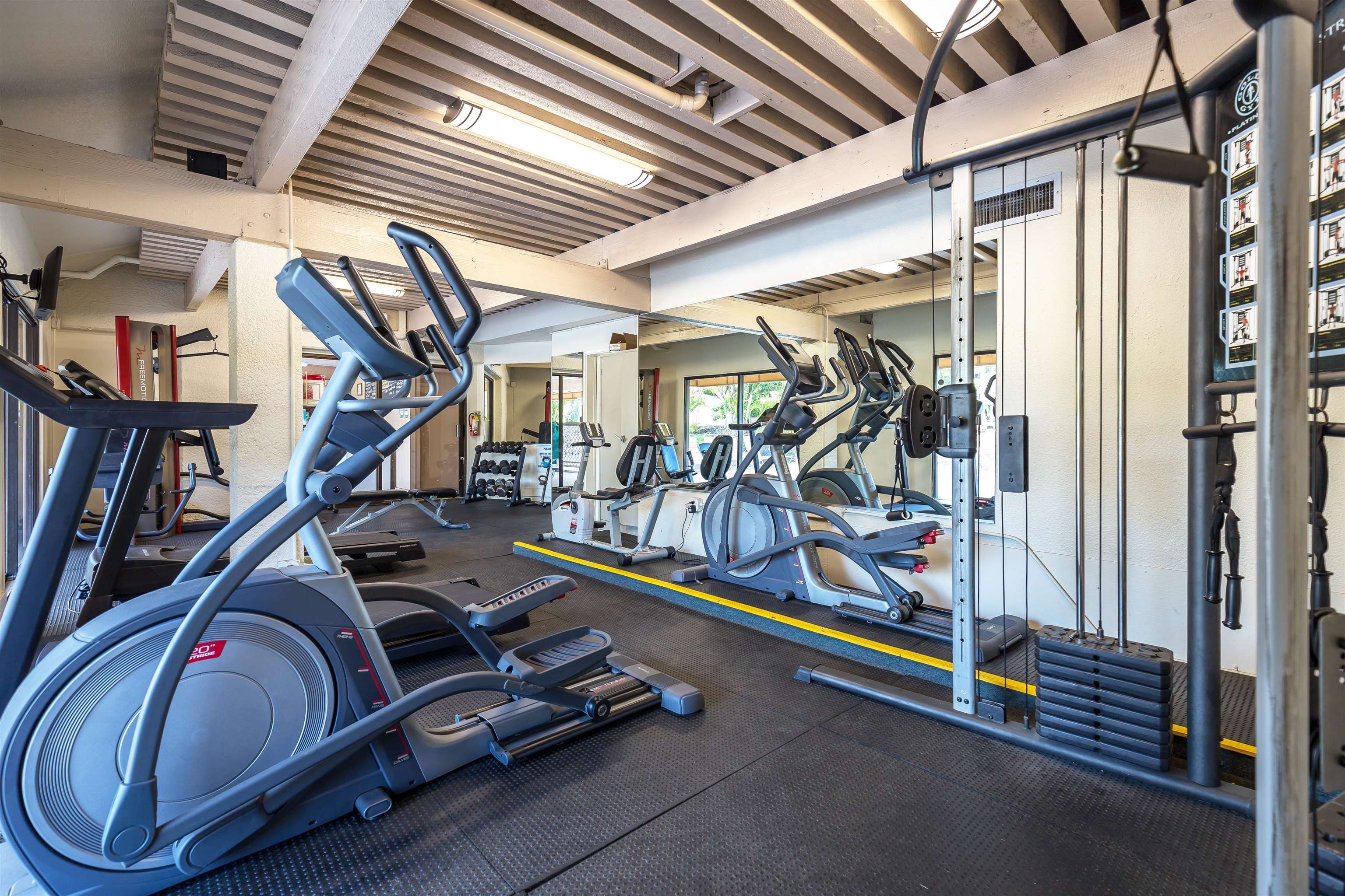 2695 South Kihei Road, Unit 2102 Kihei, HI 96753 - Photo 30 of 35 a view of a room with gym equipment