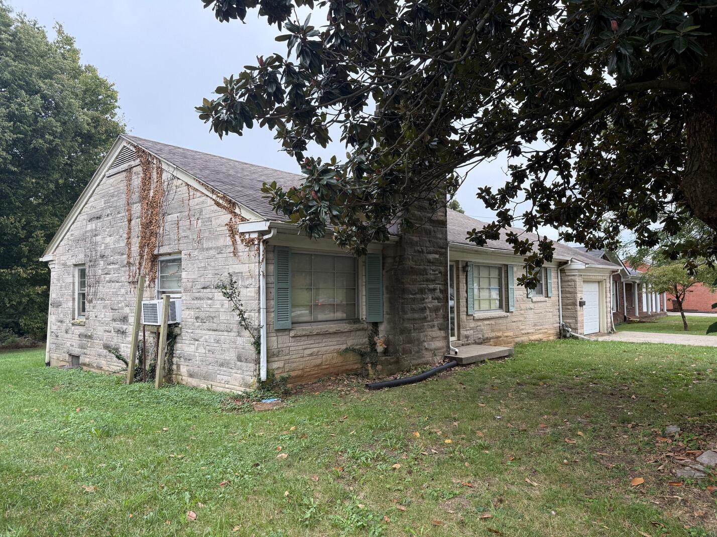 212 Lexington Road Lancaster, KY 40444 - Photo 4 of 31 4a