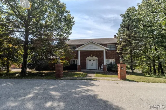 $450,000 | 16960 Lemming Lane, St. Robert, MO 65584