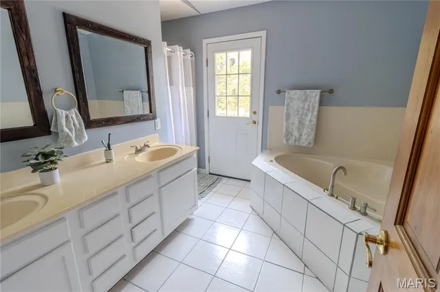 $450,000 | 16960 Lemming Lane, St. Robert, MO 65584