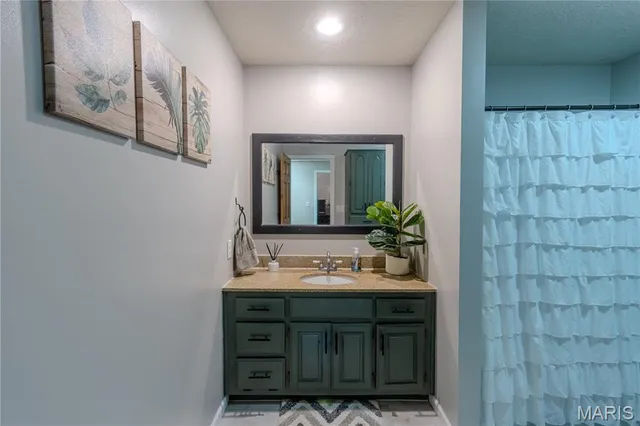 $450,000 | 16960 Lemming Lane, St. Robert, MO 65584