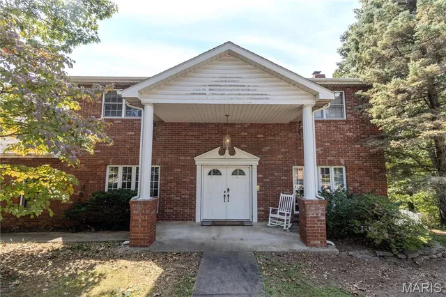 $450,000 | 16960 Lemming Lane, St. Robert, MO 65584