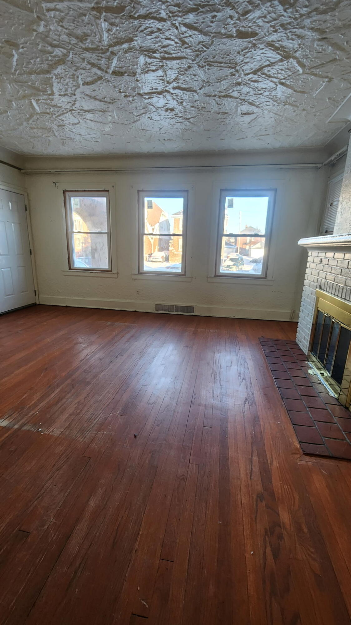 12609 Santa Rosa Drive Detroit, MI 48238 - Photo 6 of 18 Santa Rosa Living Room 2