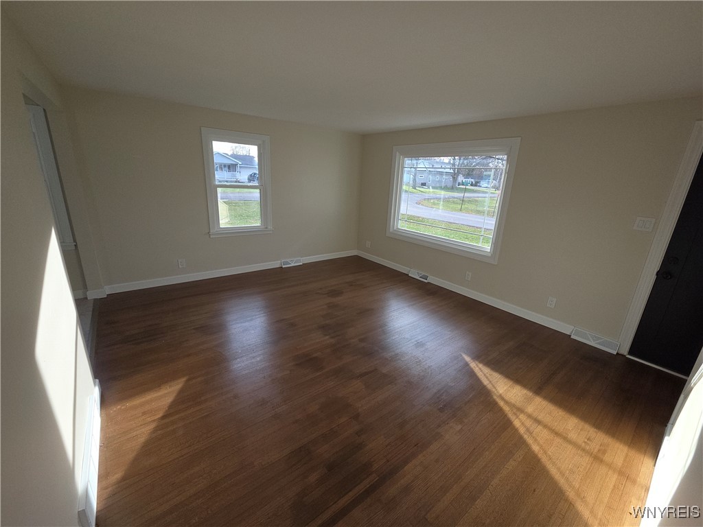 300 Kerr Street Lewiston, NY 14092 - Photo 6 of 23