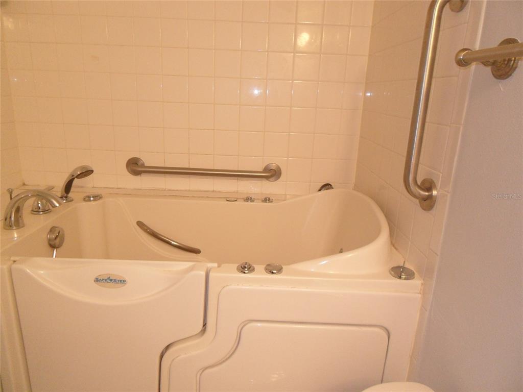 914 Lake Destiny Road, Unit A Altamonte Springs, FL 32714 - Photo 16 of 24