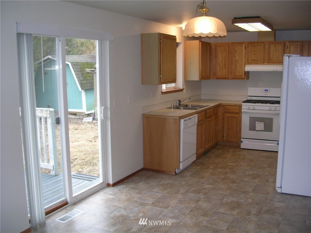 2415 Nicholas Road Ferndale, WA 98248 - Photo 3 of 9
