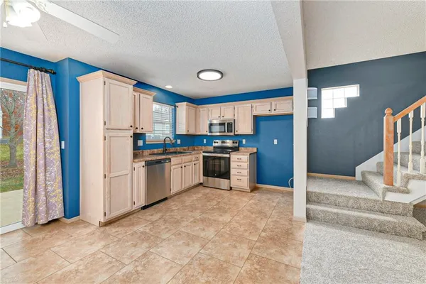 $205,000 | 1327 Southeast Broadway Circle, Lee's Summit, MO 64081