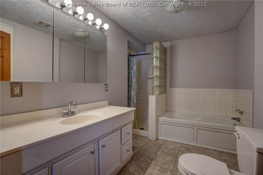 1516 Smith Road Charleston, WV 25314 - Photo 12 of 30 Gallery Image 12