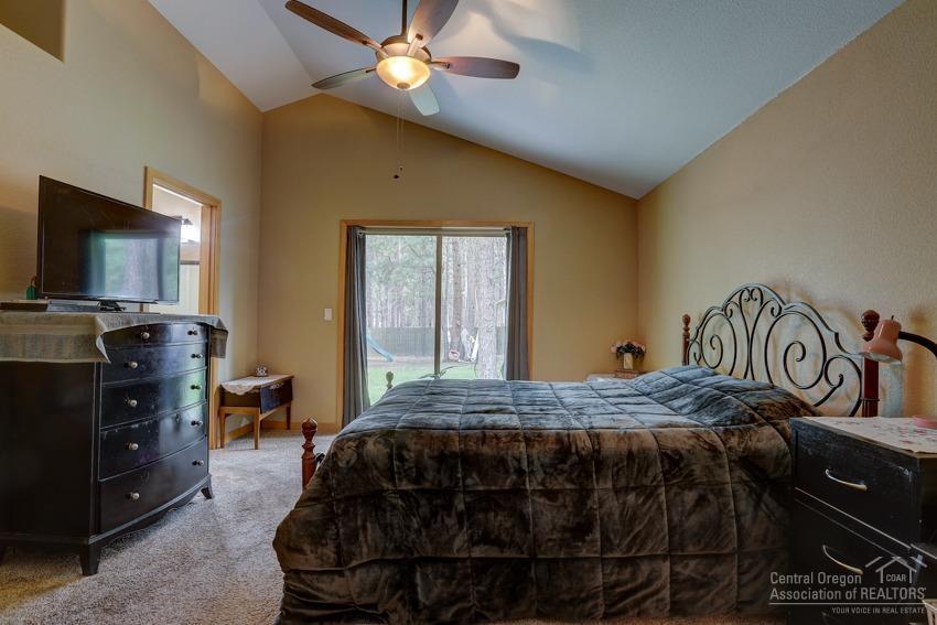 19096 Obsidian Road Bend, OR 97702 - Photo 10 of 25 Additional Photo