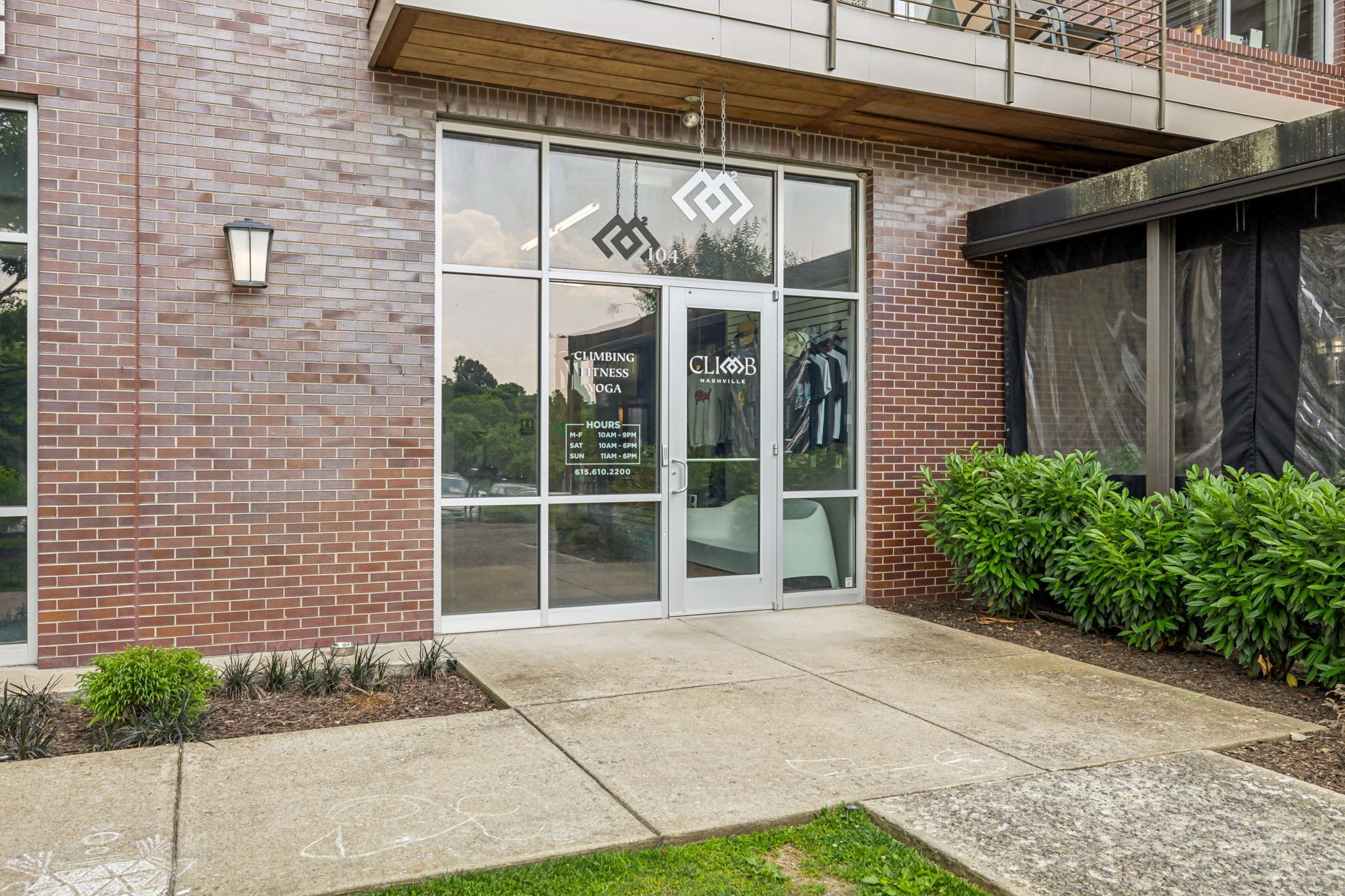 257 B Riverside Drive Nashville, TN 37206 - Photo 49 of 56 a front view of a house with a garden