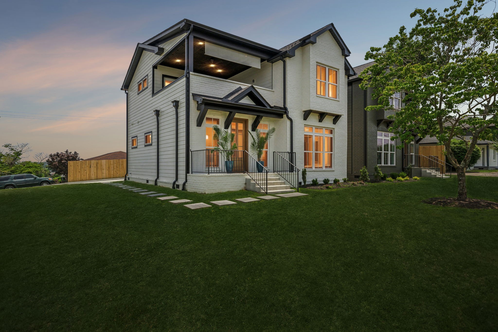 257 B Riverside Drive Nashville, TN 37206 - Photo 5 of 56 a front view of a house with a yard