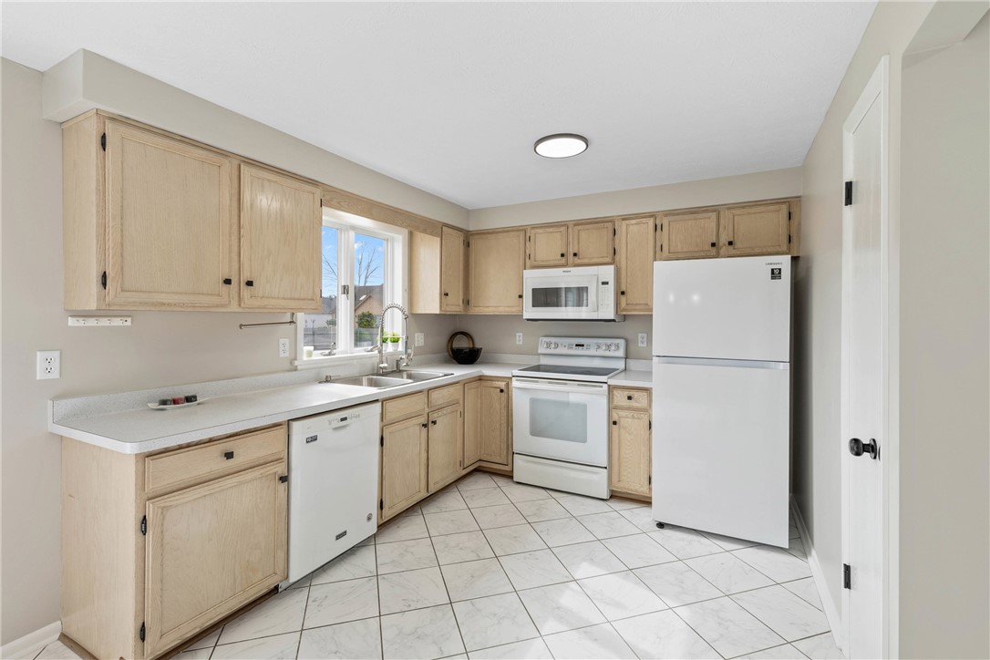 823 Bram Hall Drive Greece, NY 14626 - Photo 14 of 42