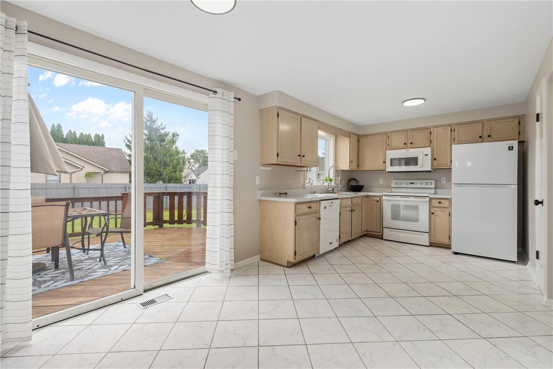 823 Bram Hall Drive Greece, NY 14626 - Photo 15 of 42