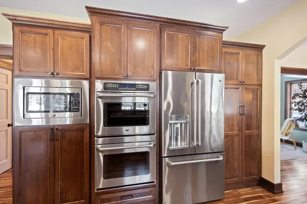 $4,995 | 6111 Kalen Drive, Woodbury, MN 55129