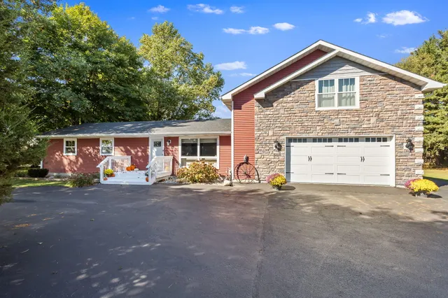 $399,000 | 530 South 300 East, Kouts, IN 46347