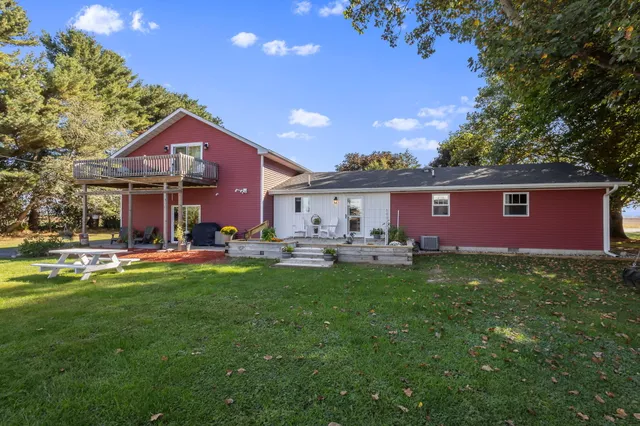 $399,000 | 530 South 300 East, Kouts, IN 46347