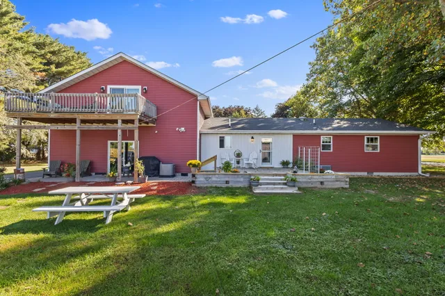 $399,000 | 530 South 300 East, Kouts, IN 46347