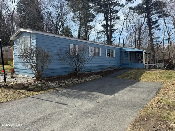 $99,900 | 30 Lakewood Drive, Pittsfield, MA 01201