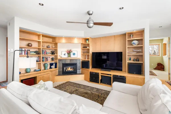 $879,900 | 1938 Middle Lane, Duluth, MN 55811