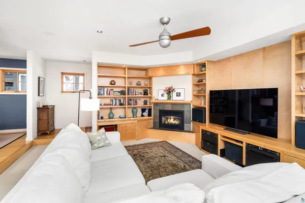 $879,900 | 1938 Middle Lane, Duluth, MN 55811