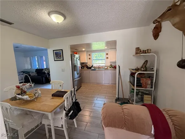 a view of livingroom with furniture and furniture