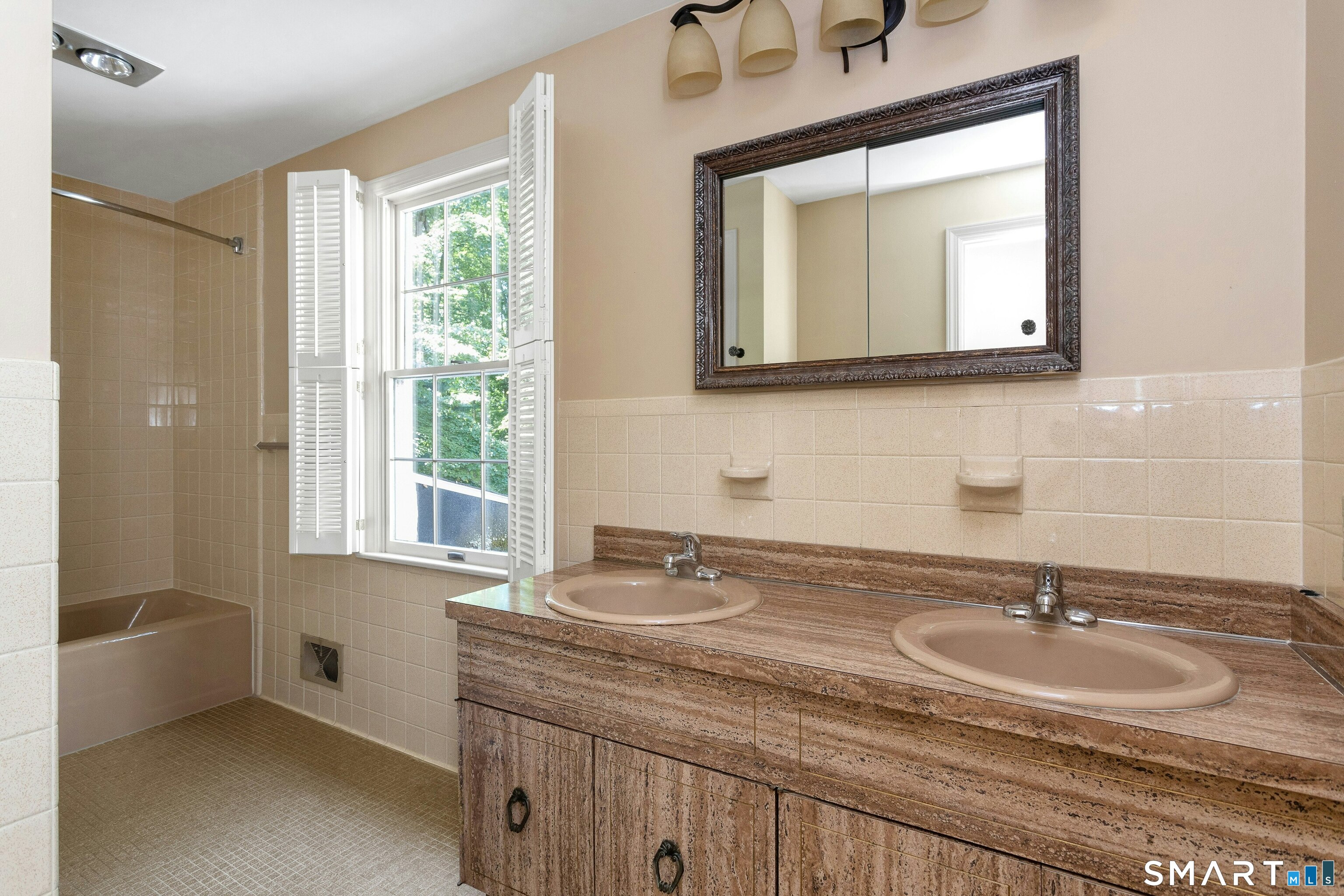 45 East Common Road Easton, CT 06612 - Photo 25 of 38 3rd full bathroom.