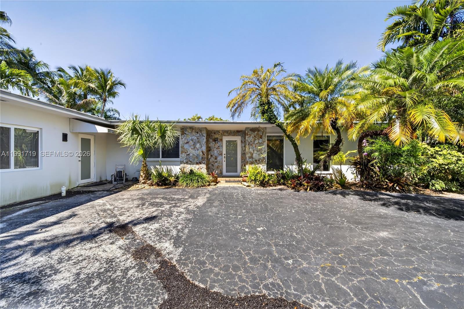 10142 Southwest 79th Avenue Miami, FL 33156 - Photo 17 of 53