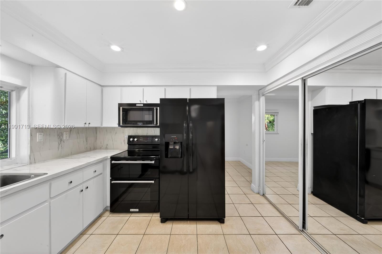 10142 Southwest 79th Avenue Miami, FL 33156 - Photo 29 of 53