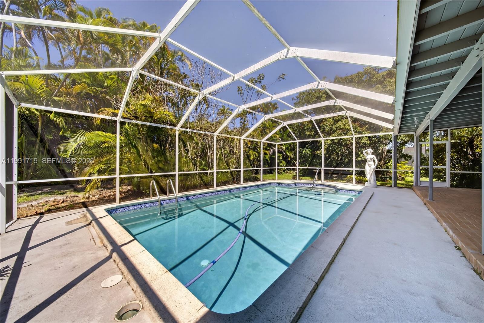 10142 Southwest 79th Avenue Miami, FL 33156 - Photo 5 of 53