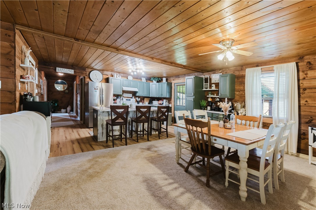 47480 Unionvale Road Cadiz, OH 43907 - Photo 15 of 37 Spacious and inviting open dining area