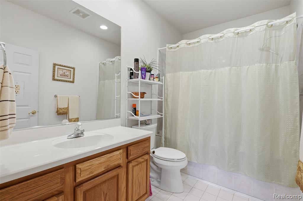 9210 Newburgh Road Livonia, MI 48150 - Photo 17 of 27