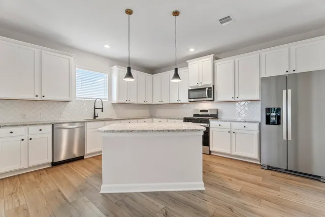 $3,285 | 10518 Sutter Crk Drive, Iowa Colony, TX 77583