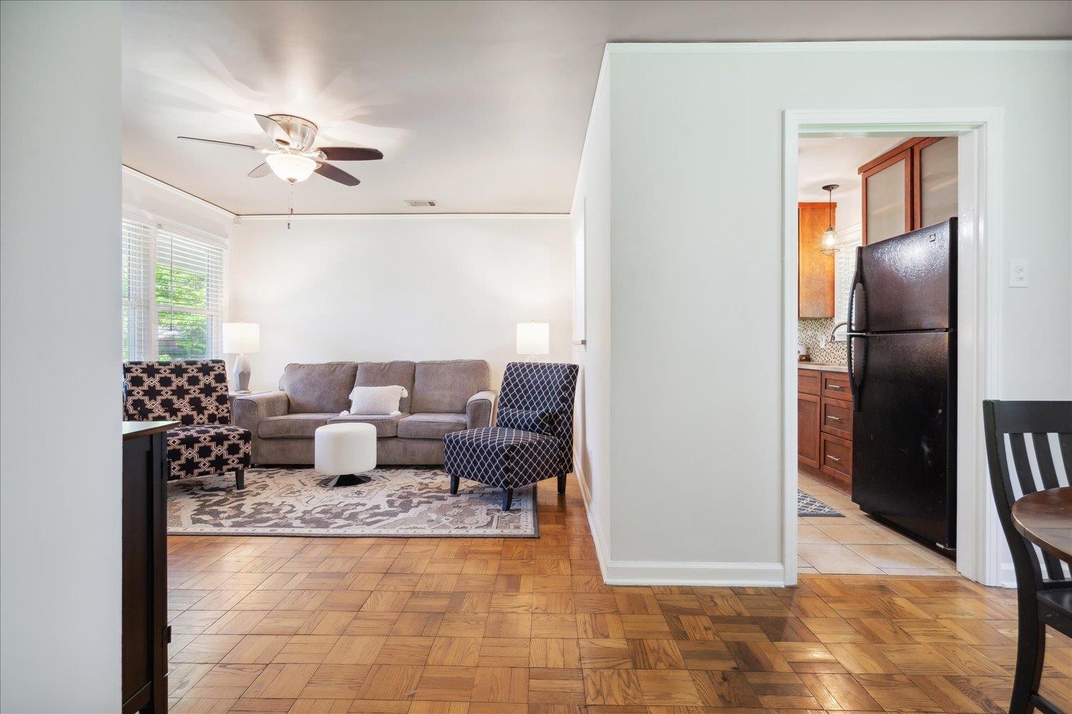 5013 New Castle Road Memphis, TN 38117 - Photo 12 of 28 a living room with furniture