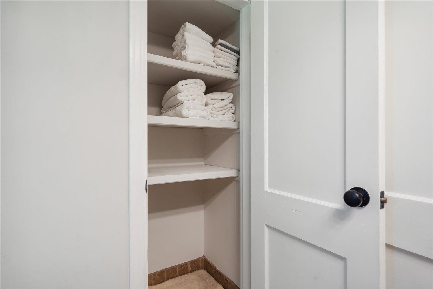 5013 New Castle Road Memphis, TN 38117 - Photo 24 of 28 a view of bathroom